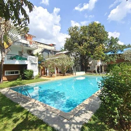 Villa M - Solitude 2 Candolim Goa 3Bhk, Pool Facing, Near Beach, Free Breakfast, Free Wifi And Prime Location Bagian luar foto