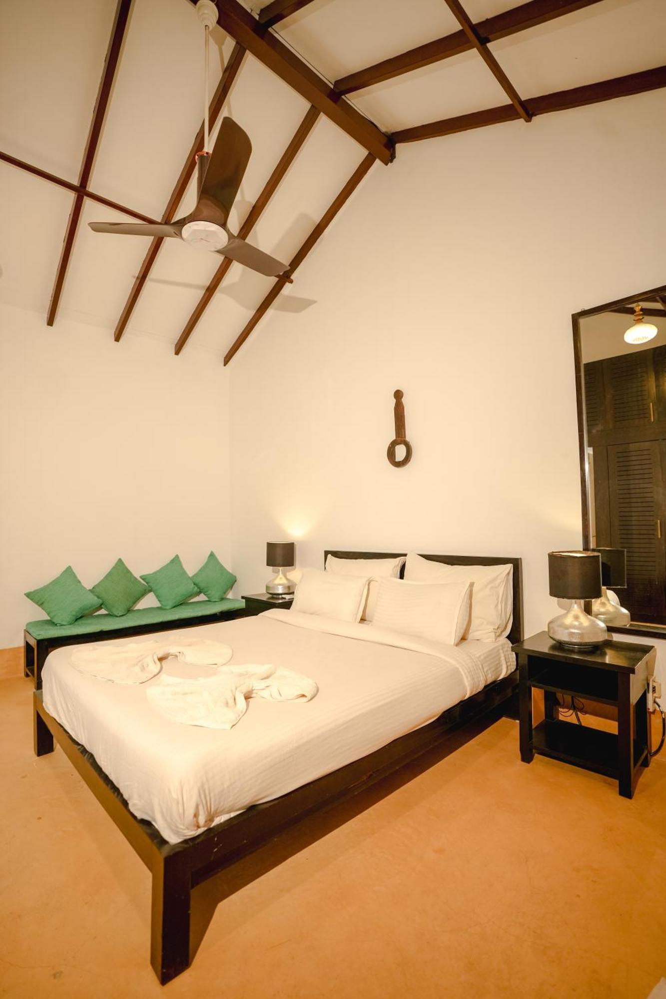 Villa M - Solitude 2 Candolim Goa 3Bhk, Pool Facing, Near Beach, Free Breakfast, Free Wifi And Prime Location Bagian luar foto