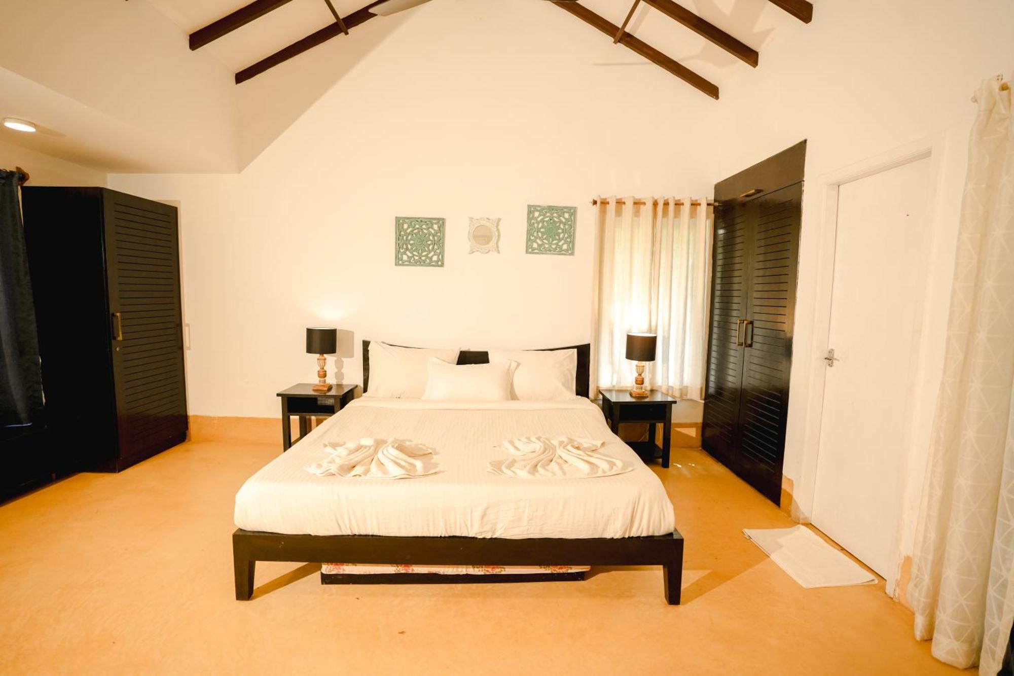 Villa M - Solitude 2 Candolim Goa 3Bhk, Pool Facing, Near Beach, Free Breakfast, Free Wifi And Prime Location Bagian luar foto