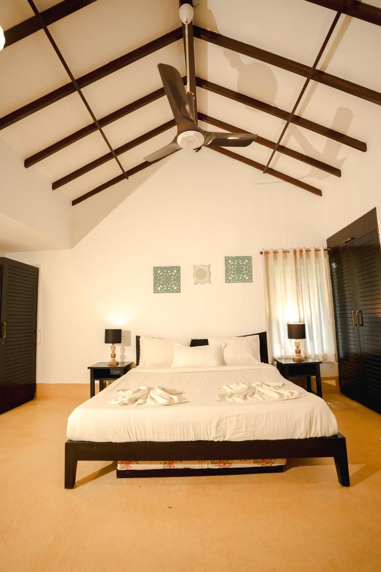Villa M - Solitude 2 Candolim Goa 3Bhk, Pool Facing, Near Beach, Free Breakfast, Free Wifi And Prime Location Bagian luar foto