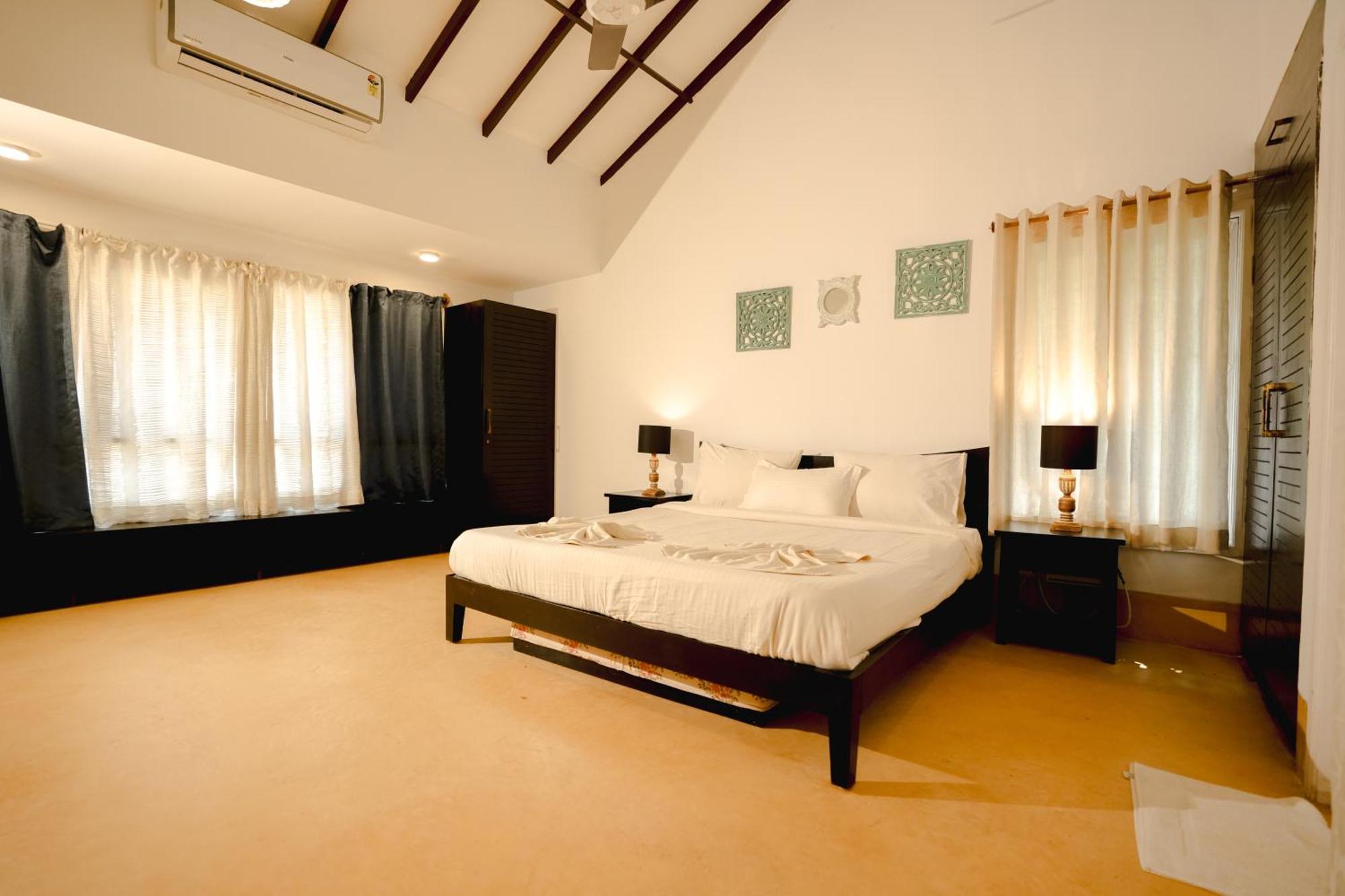 Villa M - Solitude 2 Candolim Goa 3Bhk, Pool Facing, Near Beach, Free Breakfast, Free Wifi And Prime Location Bagian luar foto