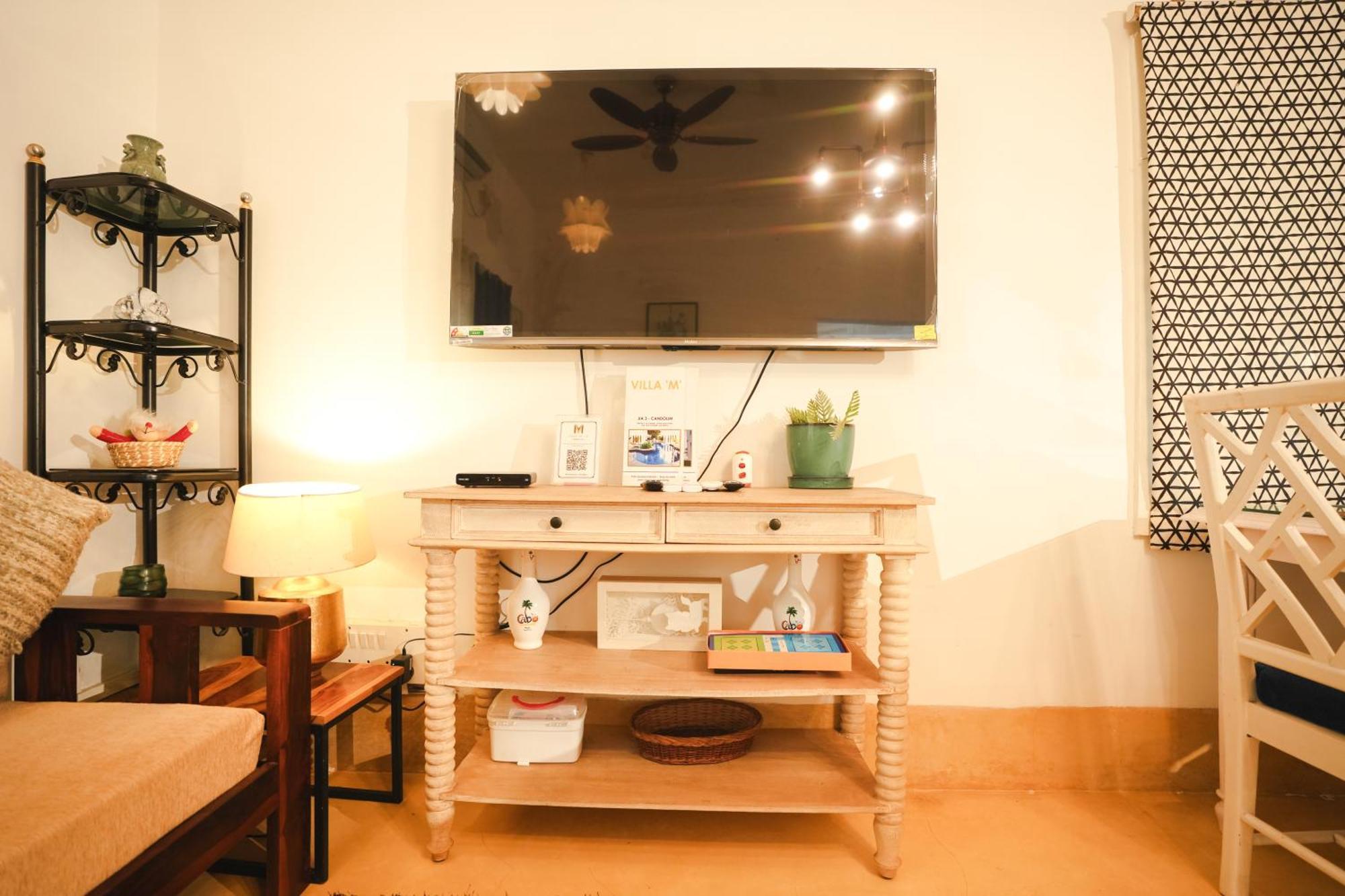 Villa M - Solitude 2 Candolim Goa 3Bhk, Pool Facing, Near Beach, Free Breakfast, Free Wifi And Prime Location Bagian luar foto