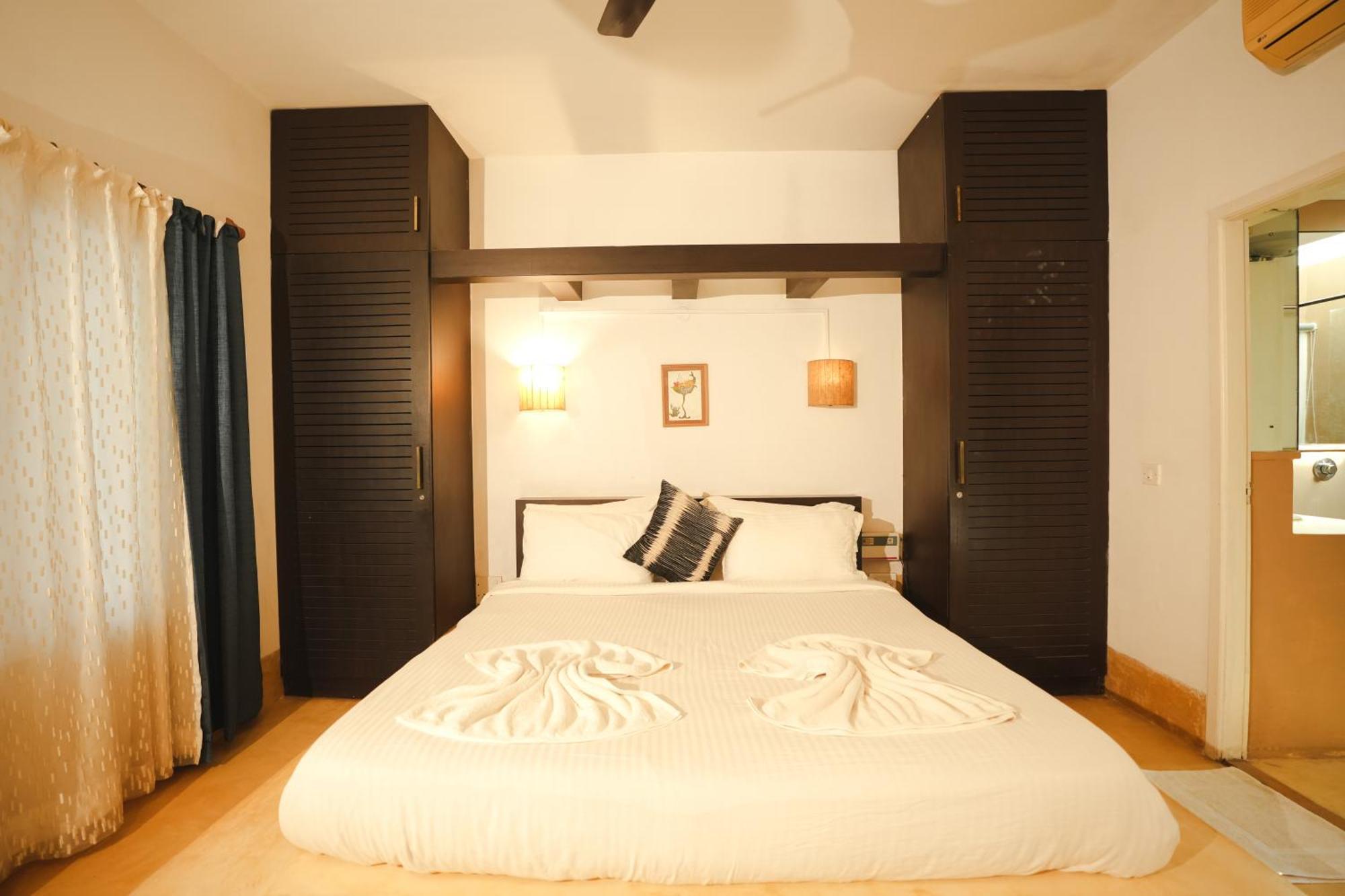 Villa M - Solitude 2 Candolim Goa 3Bhk, Pool Facing, Near Beach, Free Breakfast, Free Wifi And Prime Location Bagian luar foto