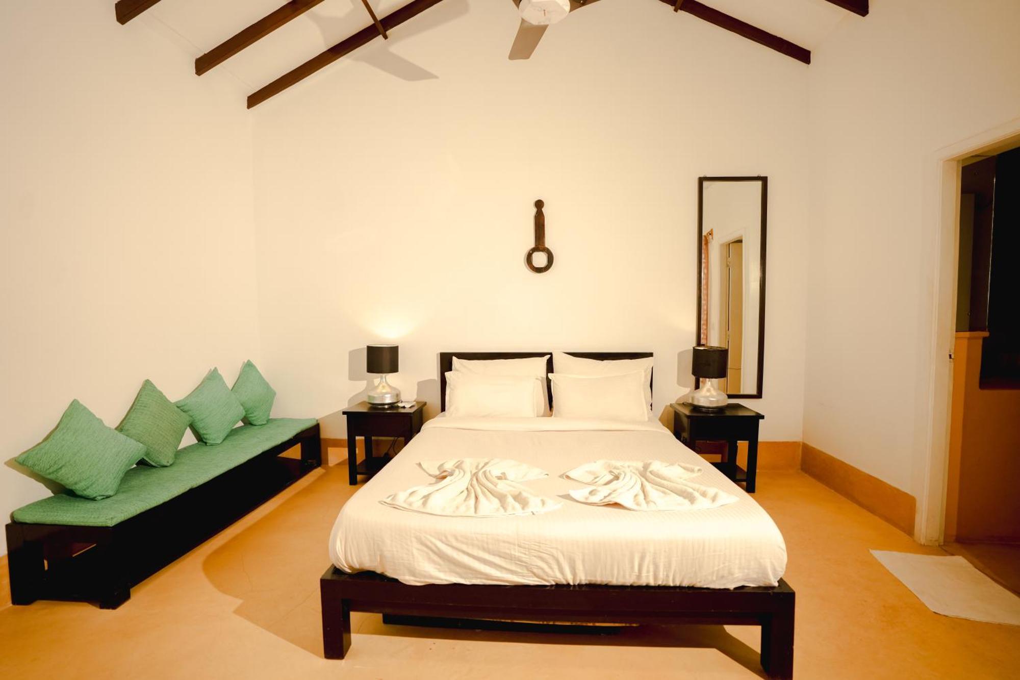 Villa M - Solitude 2 Candolim Goa 3Bhk, Pool Facing, Near Beach, Free Breakfast, Free Wifi And Prime Location Bagian luar foto
